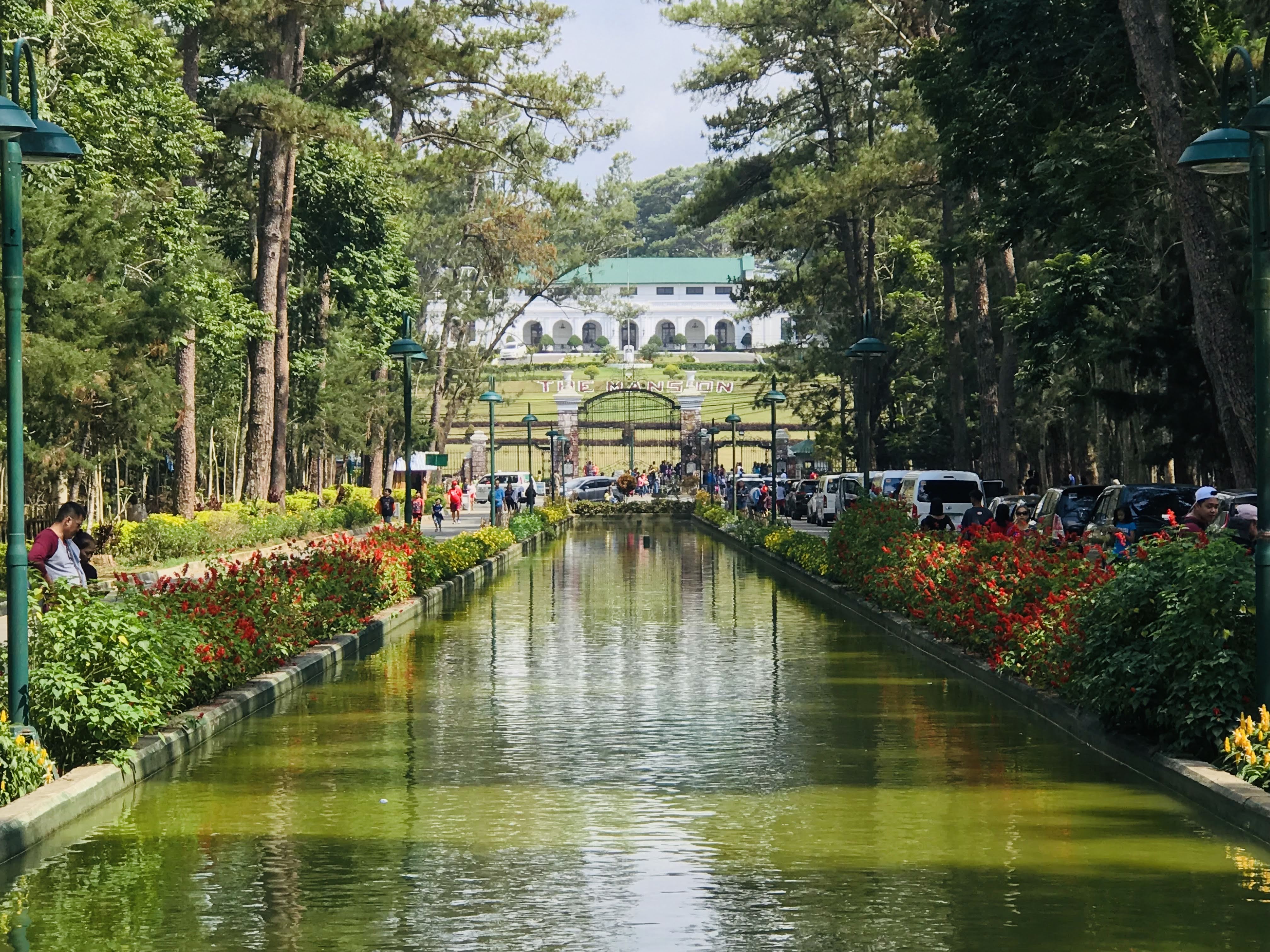 Burnham Park Baguio — larawan 14 sa 18: tanawin ng parke, lagoon, rose garden, pine trees, at mga aktibidad